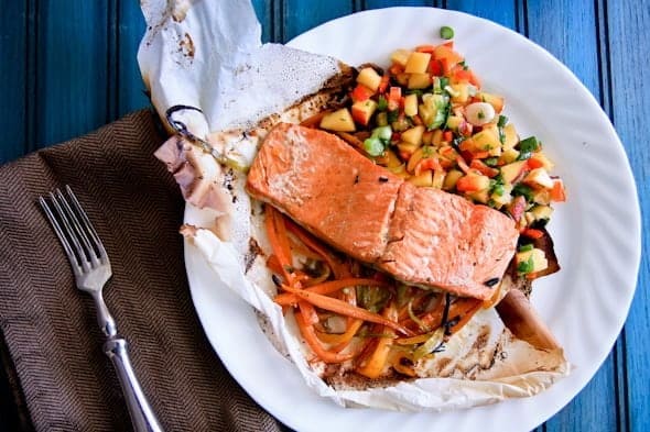hard cider salmon and veggie packets with fresh peach salsa