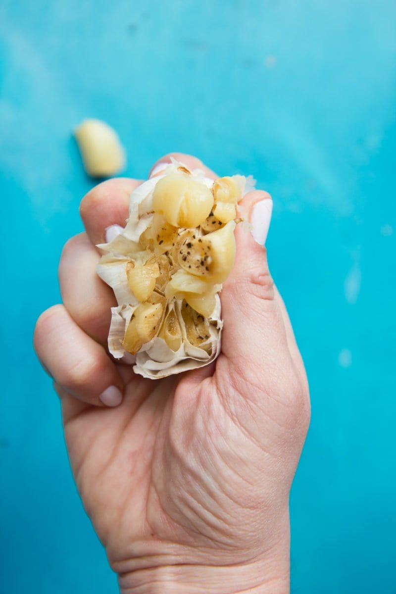 How to Make Roasted Garlic - Squeezing