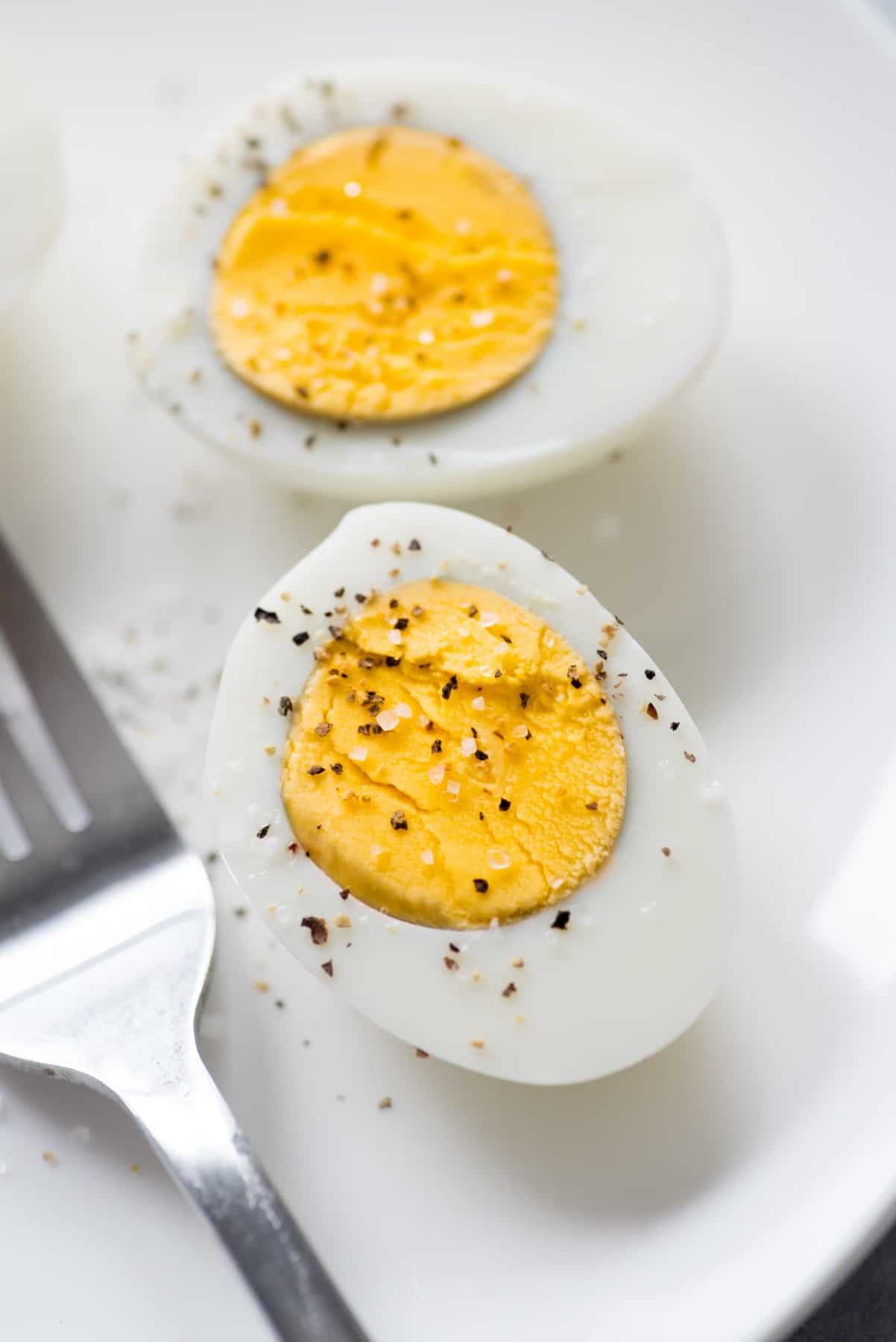 How to Peel Hard-Boiled Eggs the Easy Way