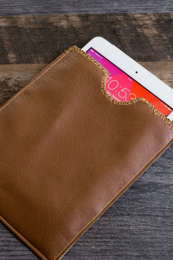 Simple DIY Leather iPad Case