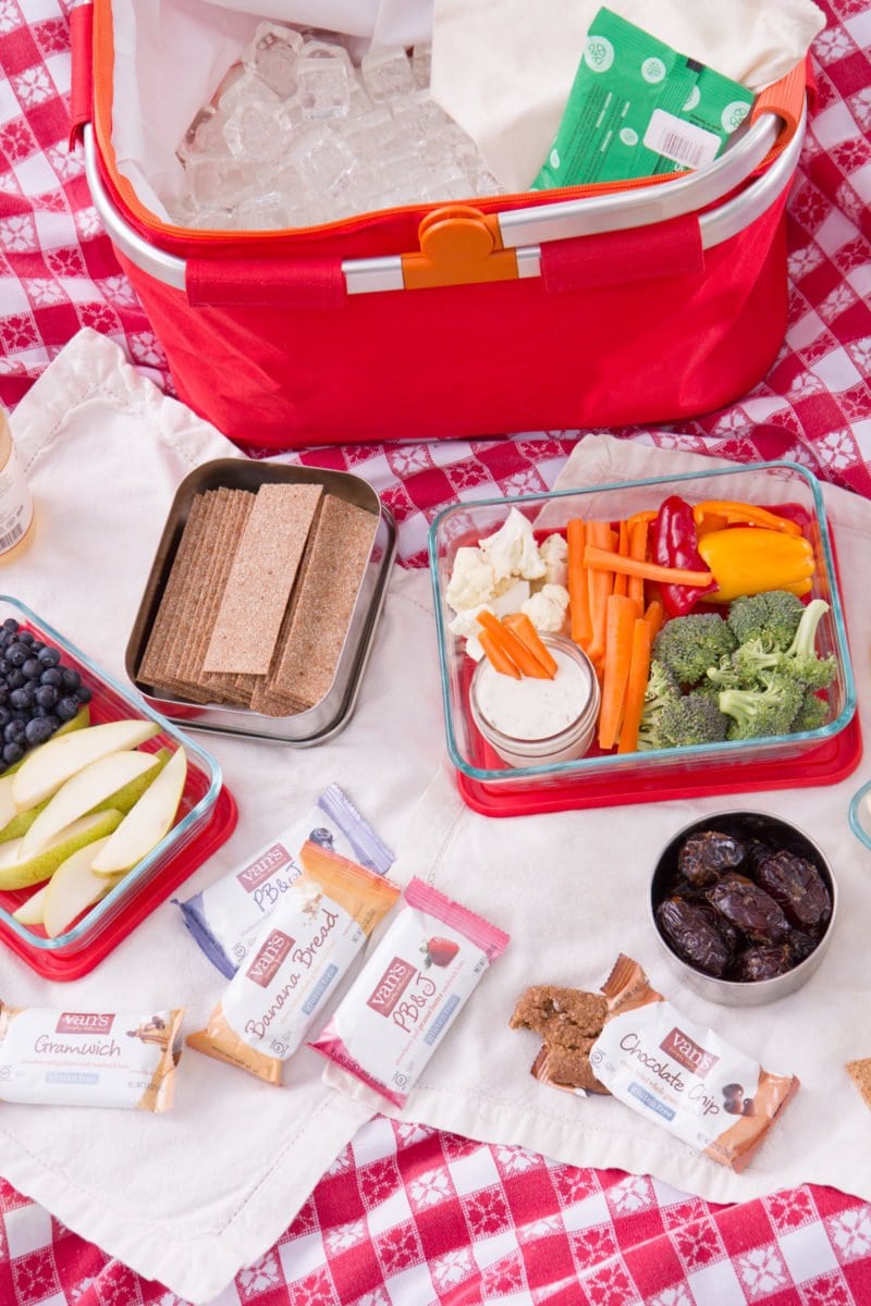 How to Pack a Plastic-Free Picnic