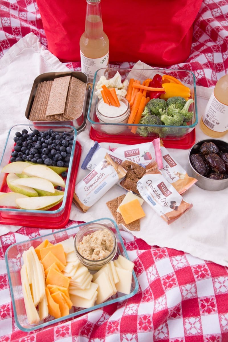 How to Pack a Plastic-Free Picnic