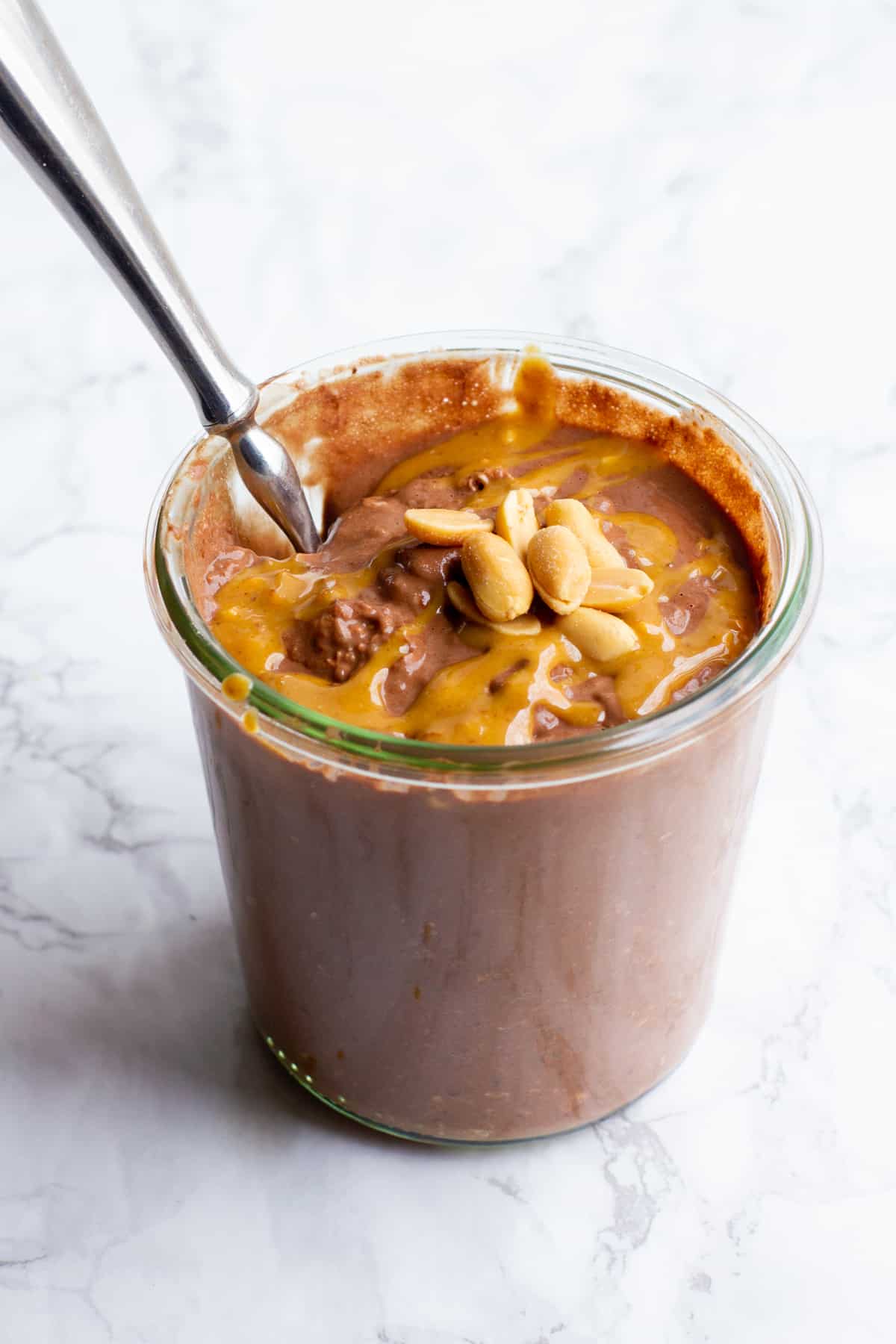 How to Make Healthy Chocolate Peanut Butter Overnight Oats