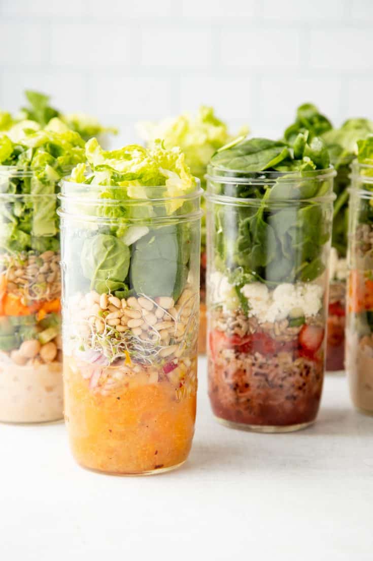 How to Make a Week of Mason Jar Salads