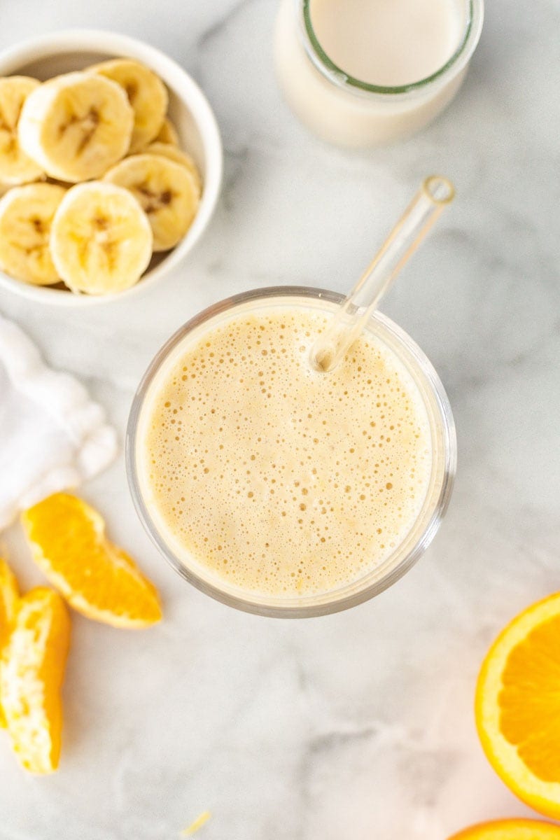 Dreamy Orange Smoothie (Tastes Like a Creamsicle!)