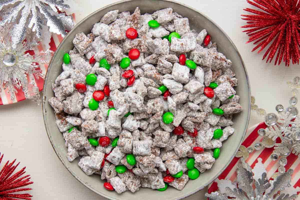 Easy Christmas Puppy Chow (Reindeer Chow)